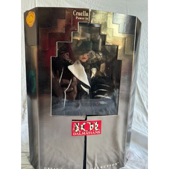 Barbie Cruella De Vil Ruthless in Red Great Villains 101 Dalmatians - Picture 3 of 3